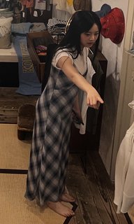 Ngoc Han Pham feet photo thumbnail