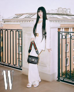 Ngoc Han Pham feet photo thumbnail