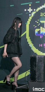 Ngoc Han Pham feet photo thumbnail