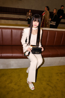 Ngoc Han Pham feet photo thumbnail