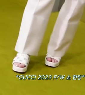 Ngoc Han Pham feet photo thumbnail