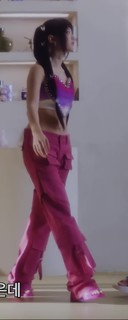 Ngoc Han Pham feet photo thumbnail