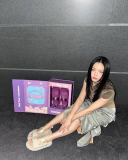 Ngoc Han Pham feet photo thumbnail