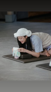 Ngoc Han Pham feet photo thumbnail