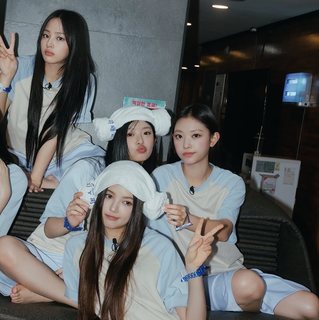 Ngoc Han Pham feet photo thumbnail