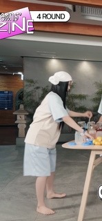 Ngoc Han Pham feet photo thumbnail