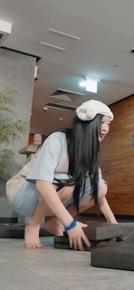 Ngoc Han Pham feet photo thumbnail