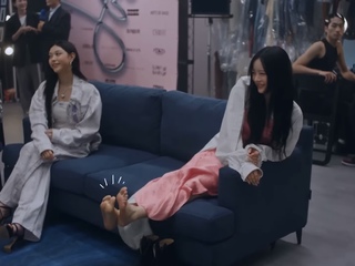 Ngoc Han Pham feet photo thumbnail