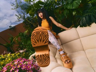 Ngoc Han Pham feet photo thumbnail