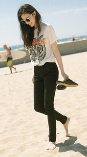 Ni Ni feet photo 9