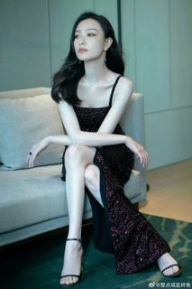 Ni Ni feet photo 9