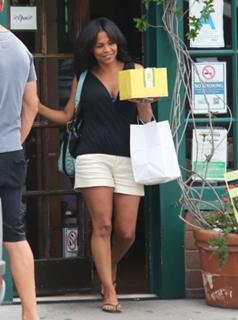 Nia Long feet photo thumbnail