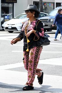 Nia Long feet photo thumbnail