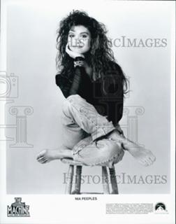 Nia Peeples feet photo thumbnail