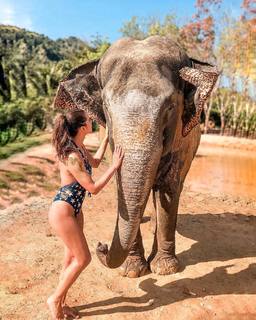 Nia Sanchez feet photo 9