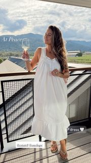 Nia Sanchez feet photo 3