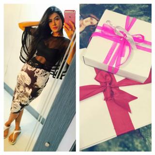 Nia Sharma feet photo thumbnail