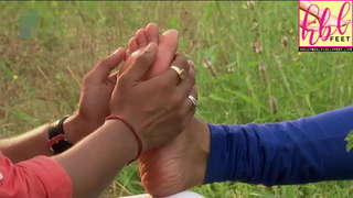 Nia Sharma feet photo thumbnail