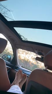 Nia Sharma feet photo thumbnail