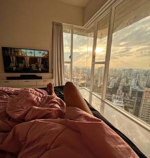 Nia Sharma feet photo thumbnail