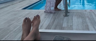 Nia Sharma feet photo thumbnail