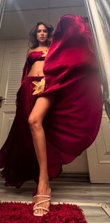 Nia Sharma feet photo thumbnail