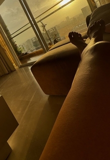 Nia Sharma feet photo thumbnail