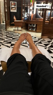 Nia Sharma feet photo thumbnail