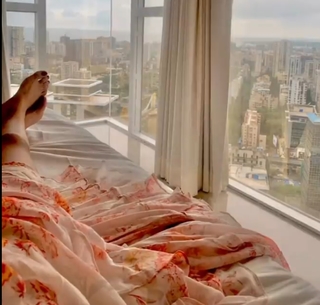 Nia Sharma feet photo thumbnail