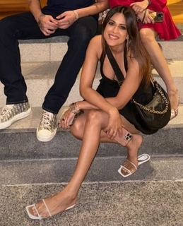 Nia Sharma feet photo thumbnail