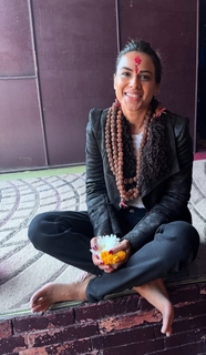 Nia Sharma feet photo thumbnail