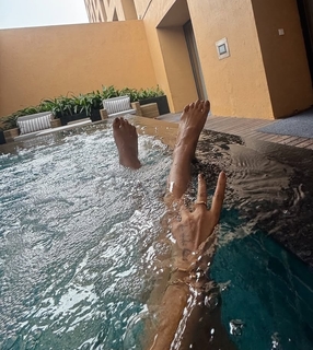 Nia Sharma feet photo thumbnail