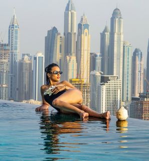 Nia Sharma feet photo thumbnail