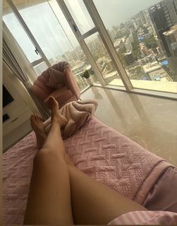 Nia Sharma feet photo thumbnail