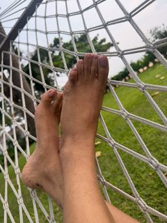 Nia Sharma feet photo 5