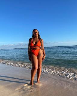 Nia Sioux feet photo 1