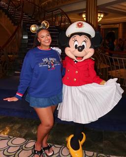 Nia Sioux feet photo 19