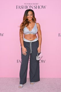 Nia Sioux feet photo 11