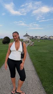 Nia Sioux feet photo 2
