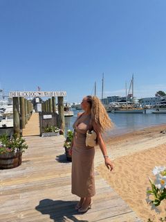 Nia Sioux feet photo 1