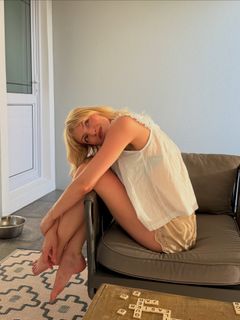 Niamh Adkins feet photo 2