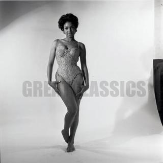 Nichelle Nichols feet photo 5