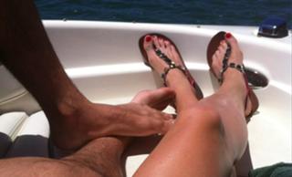 Nicholle Tom feet photo 11