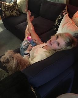 Nicholle Tom feet photo 3