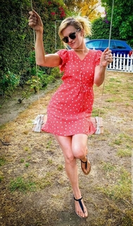 Nicholle Tom feet photo 1