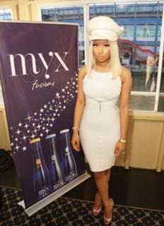 Nicki Minaj feet photo thumbnail