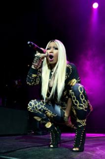 Nicki Minaj feet photo thumbnail