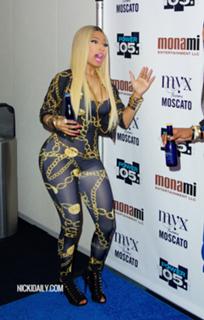 Nicki Minaj feet photo thumbnail