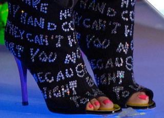 Nicki Minaj feet photo thumbnail