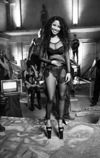Nicki Minaj feet photo thumbnail